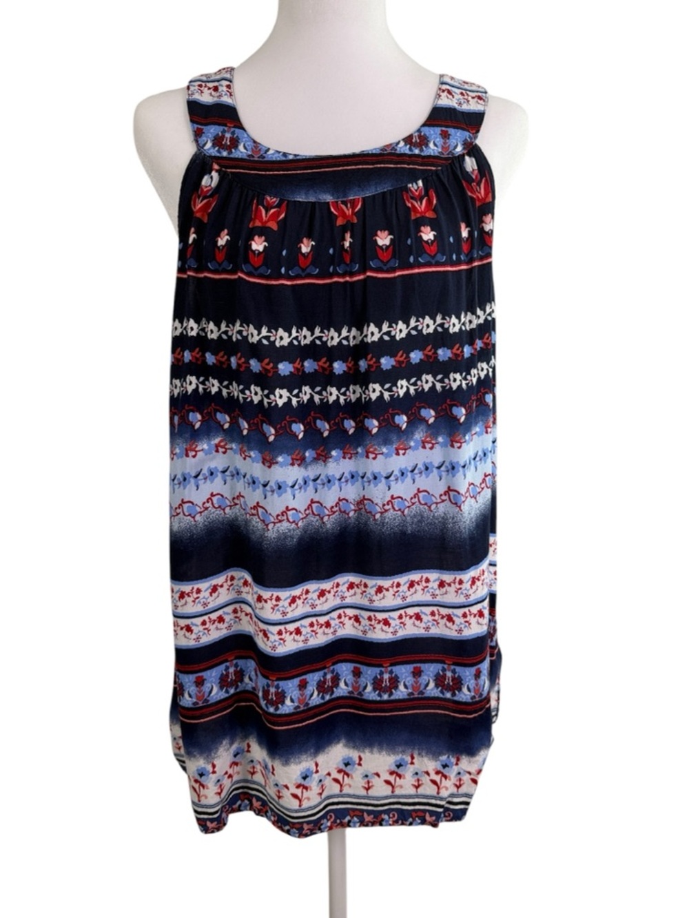EST. 1946 | L | Navy Red White Floral boho Chic Tank Top